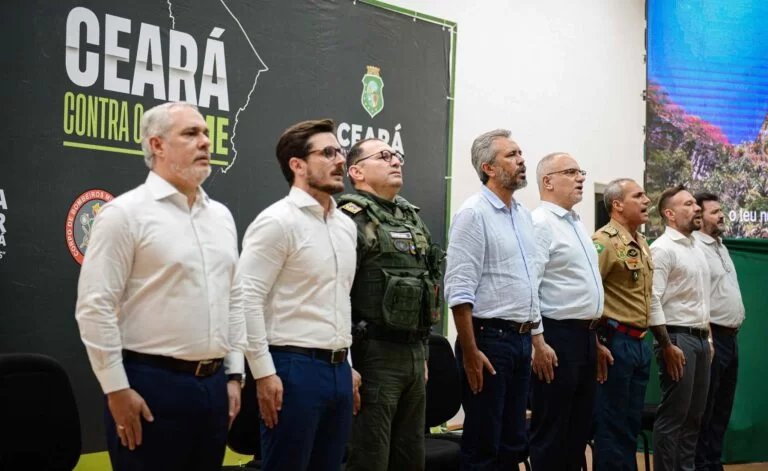 Elmano anuncia pagamento de R$ 35,5 milhões em premiação para agentes de segurança