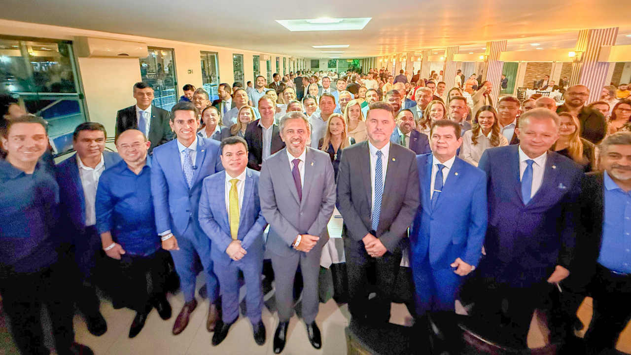 Aprece promove jantar com Elmano, prefeitos e deputados para discutir pautas municipalistas
