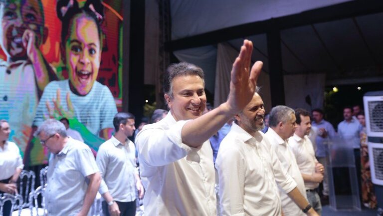Camilo Santana anuncia novo campus da UFCA em Barbalha e hospital veterinário no Crato