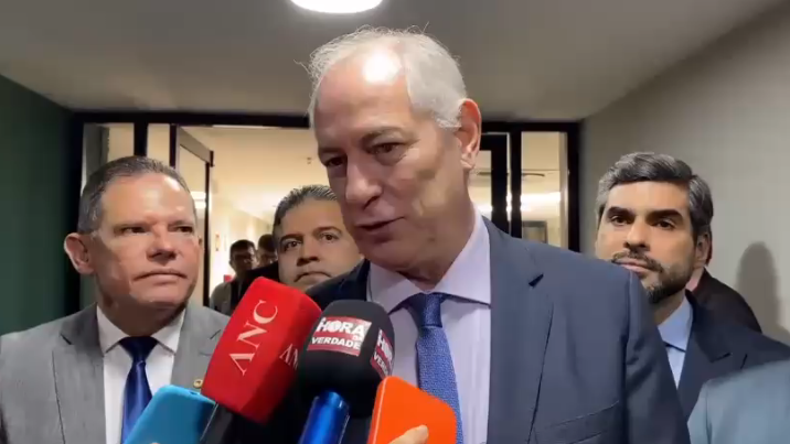 Ciro Gomes anuncia união da oposição e fala em "projeto de salvação do Ceará"
