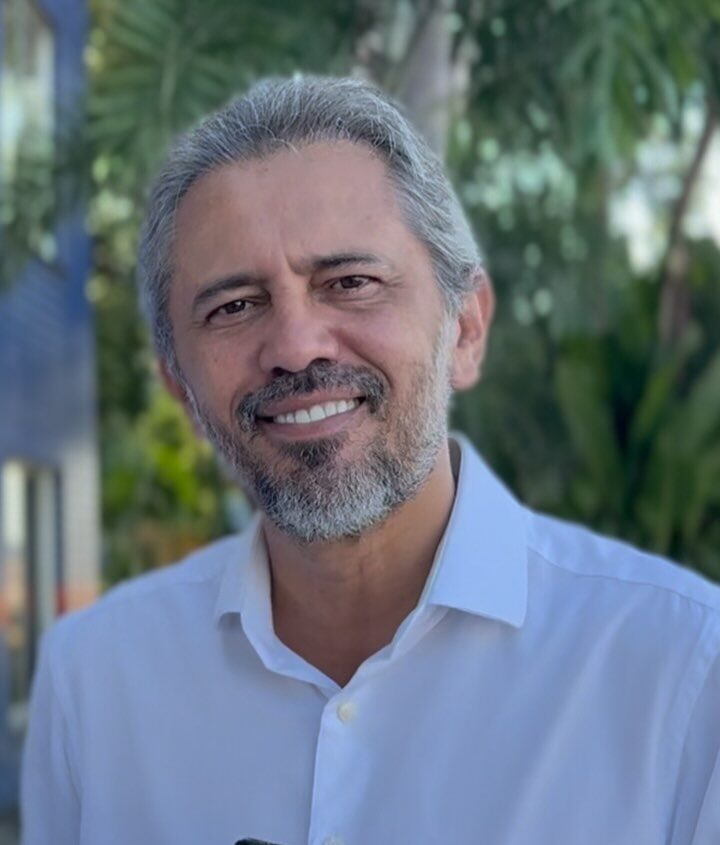 Governador Elmano anuncia convocação de 35 professores para UECE