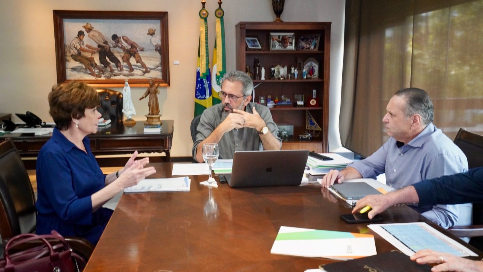 Elmano garante recursos para Patrícia Aguiar ampliar Hospital e construir o Centro de Eventos de Tauá