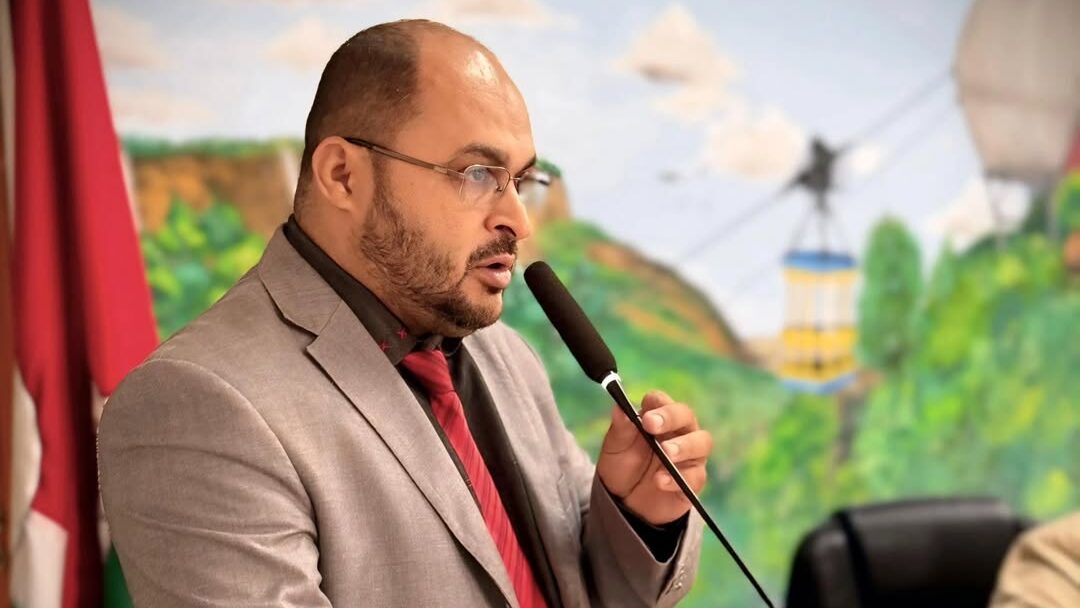 Presidente da Câmara de Ubajara é afastado do cargo em operação do MPCE