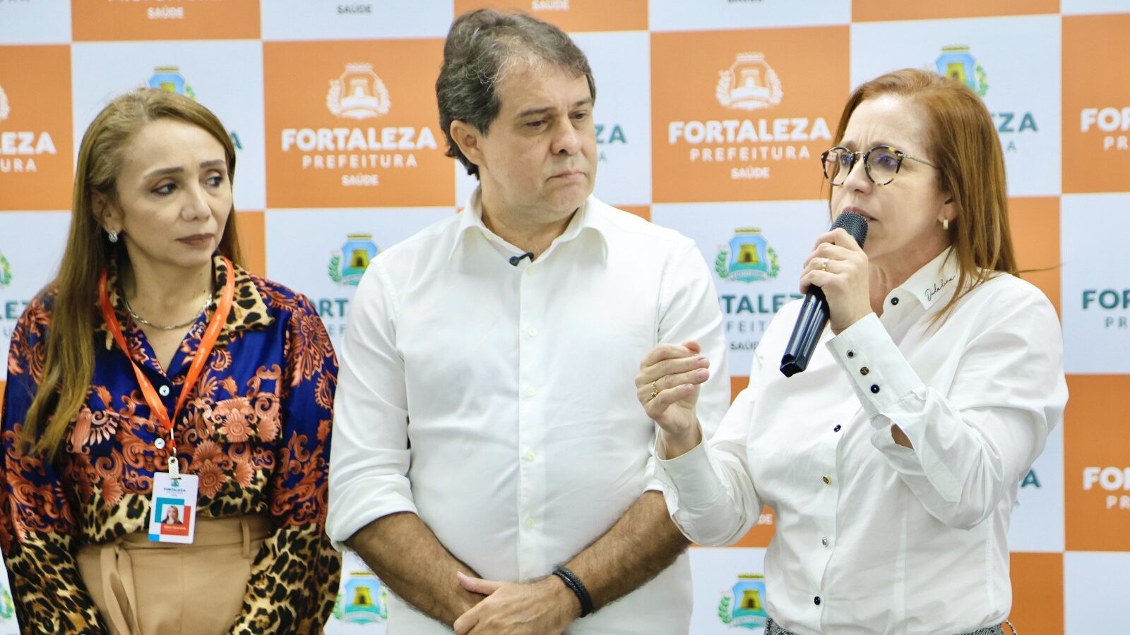 Prefeito Evandro apresenta secretária Riane Azevedo aos servidores da SMS