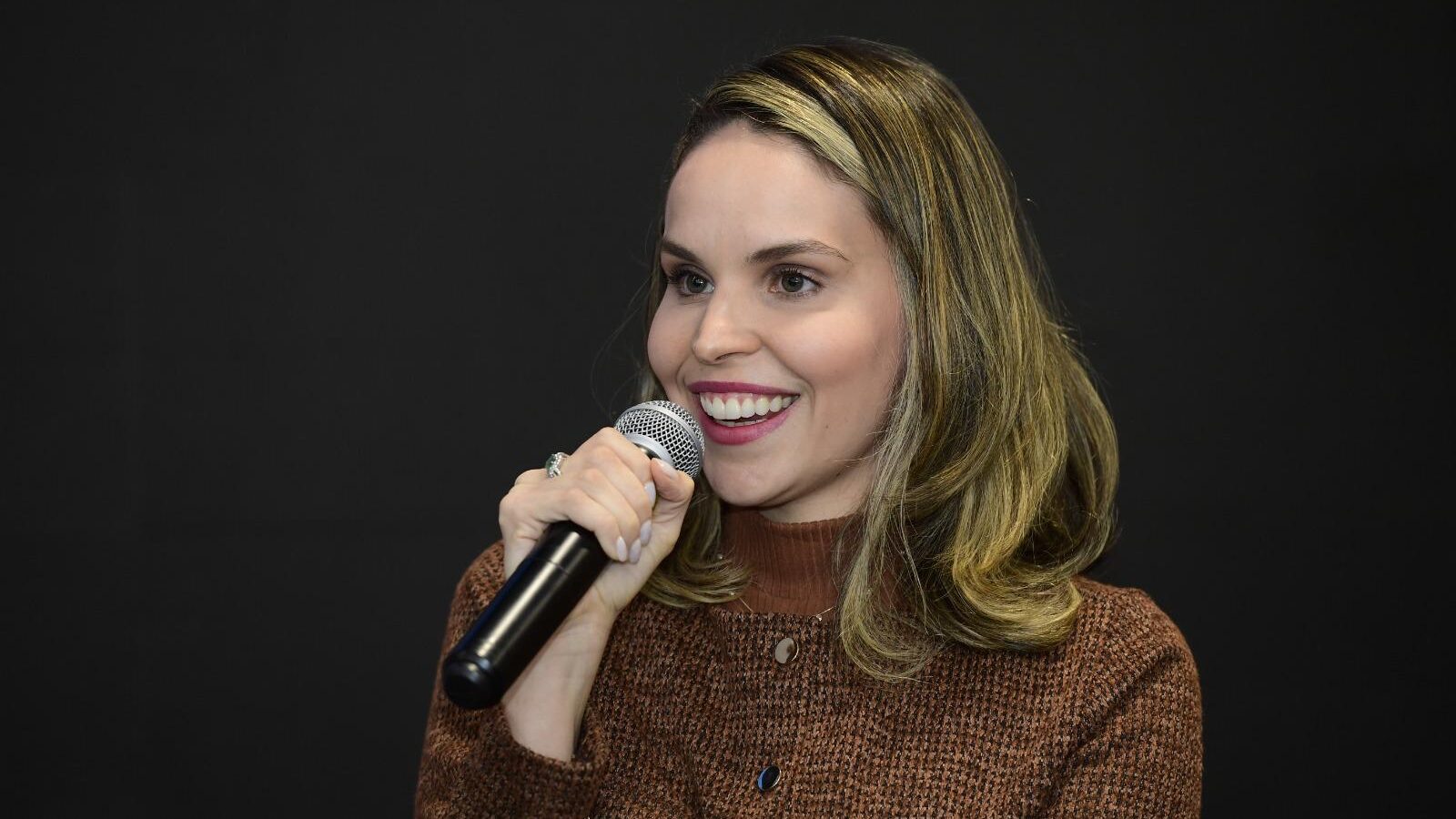 Gabriella Aguiar participa do lançamento do Relatório de Economia e Desenvolvimento da CAF