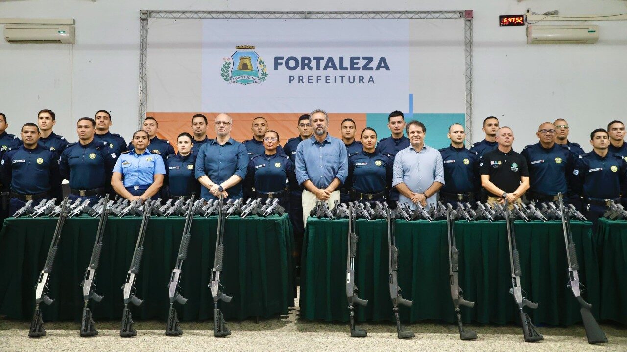 Guarda Municipal de Fortaleza recebe 429 armas de fogo doadas pelo Governo do Estado
