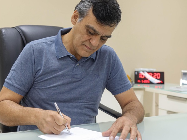 Prefeitura de Caucaia sanciona reajuste para professores