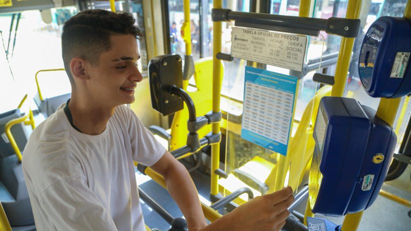 Carteiras estudantis de 2025 passam a valer em Fortaleza a partir de julho