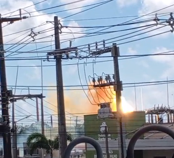 Incêndio e explosão em subestação da UFC provoca oscilação de energia em Fortaleza