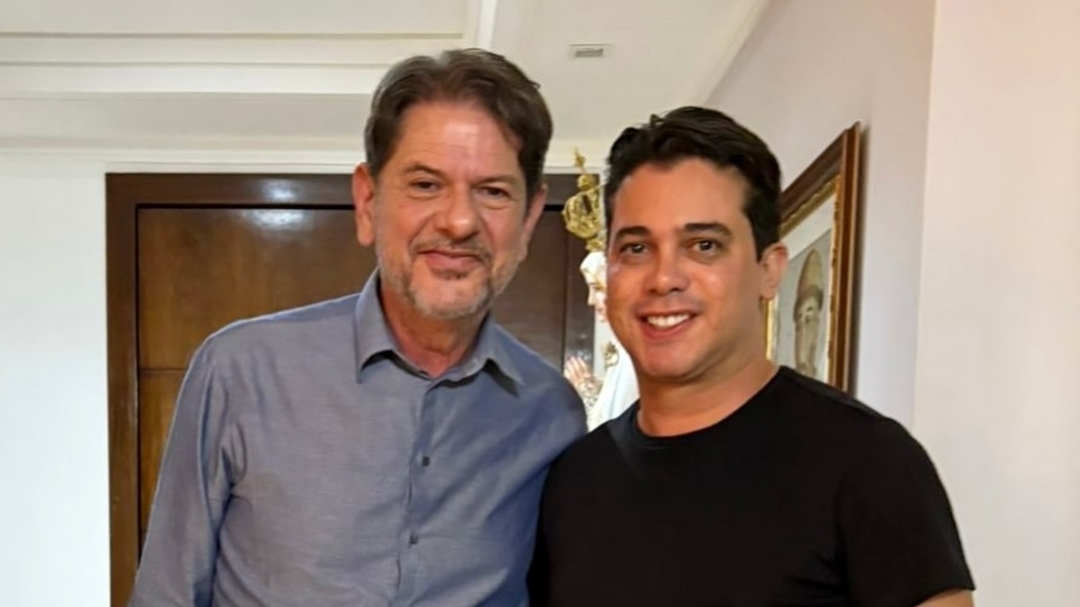 Cid participa de congresso do PSB em Brasília e bate o pé sobre escolha de sucessor