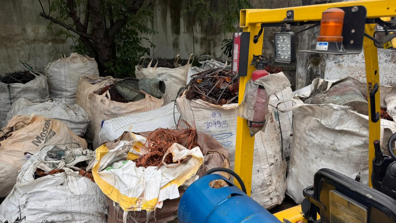 Polícia Civil apreende 13 toneladas de fios de cobre no Eusébio, na Grande Fortaleza