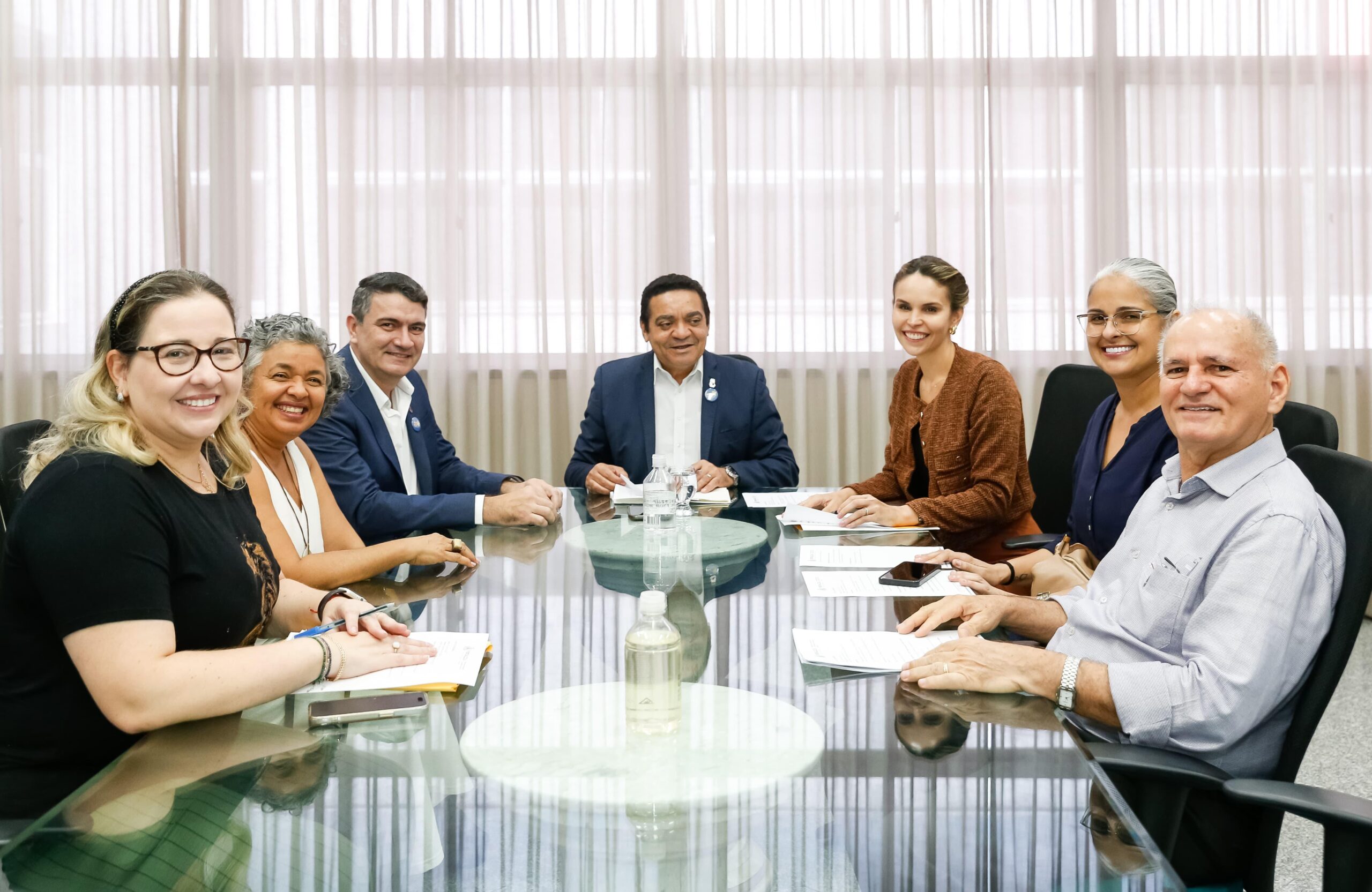 Vice-prefeita de Fortaleza, Gabriella Aguiar, busca parceria com a Uece