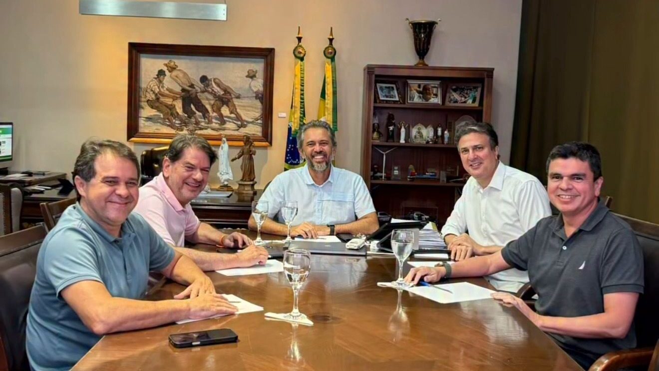 Elmano se reúne com lideranças no Abolição e articula futuro político do Ceará