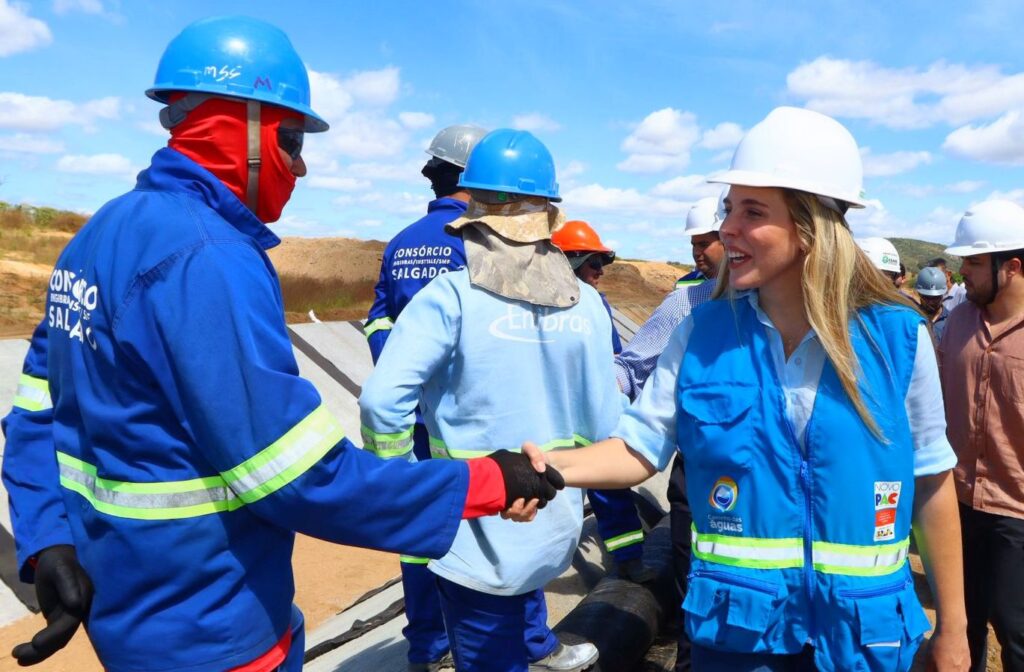 Jade Romero e ministro Waldez Góes acompanham obras da Integração do São Francisco