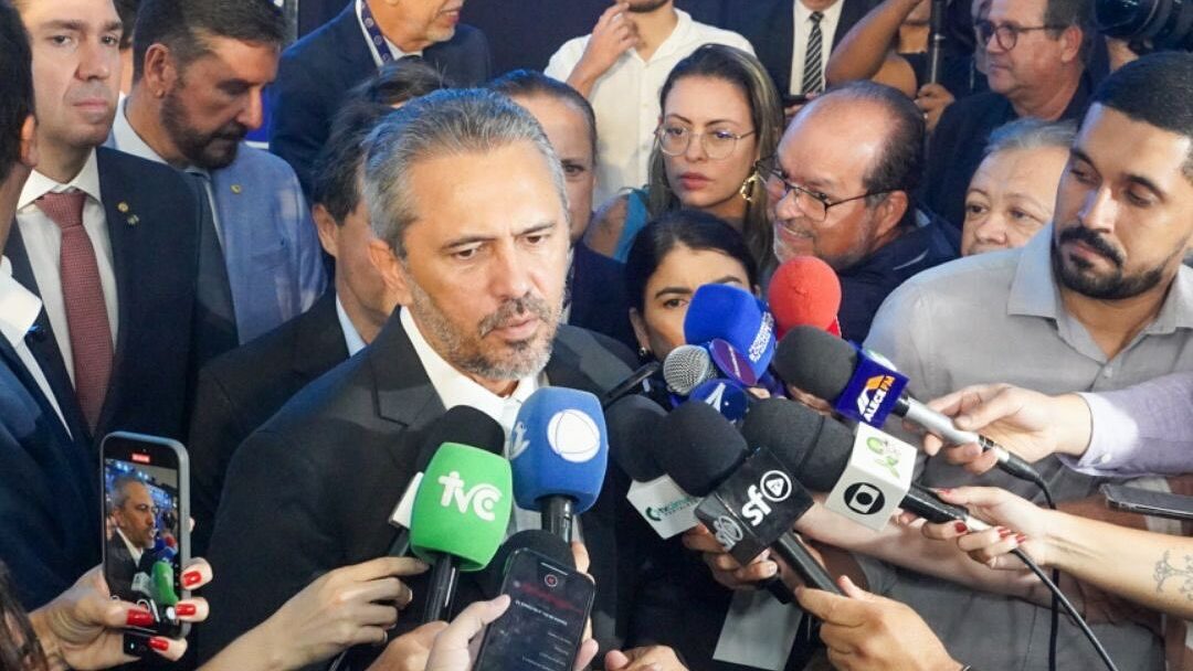 Elmano admite que União Brasil pode fazer parte da base governista