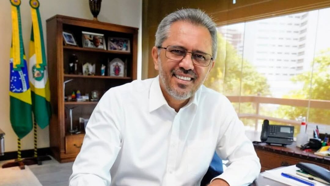 Elmano sanciona lei que capacita pessoas não alfabetizadas para tirar carteira de motorista