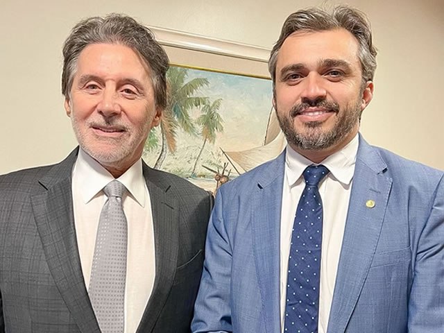 Eunício se licencia da Câmara e Nelinho Freitas assume por 121 dias