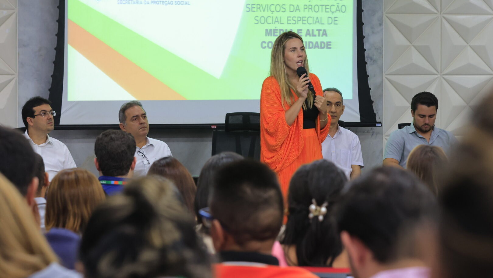 Jade anuncia implantação de abrigos regionalizados em Morrinhos e São Luís do Curu