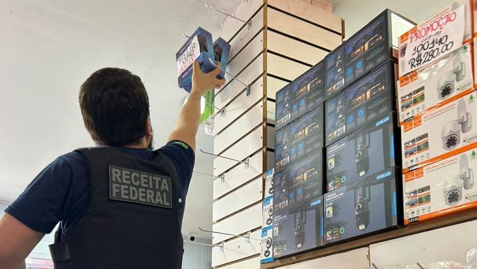 Receita Federal faz operação em Fortaleza contra comercialização de produtos falsificados