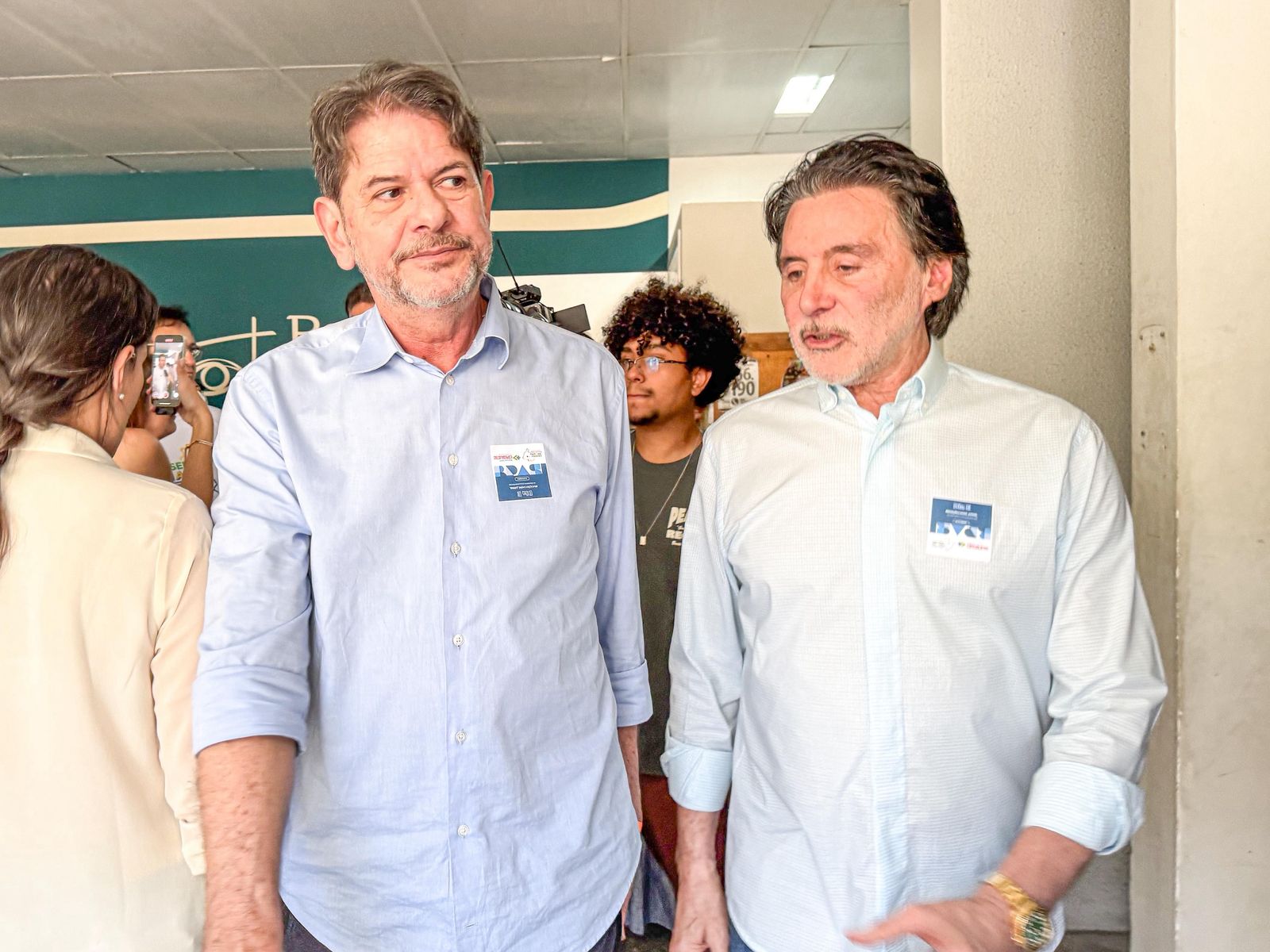 Cid Gomes endossa Júnior Mano ao Senado e articula apoio a Eunício para segunda vaga