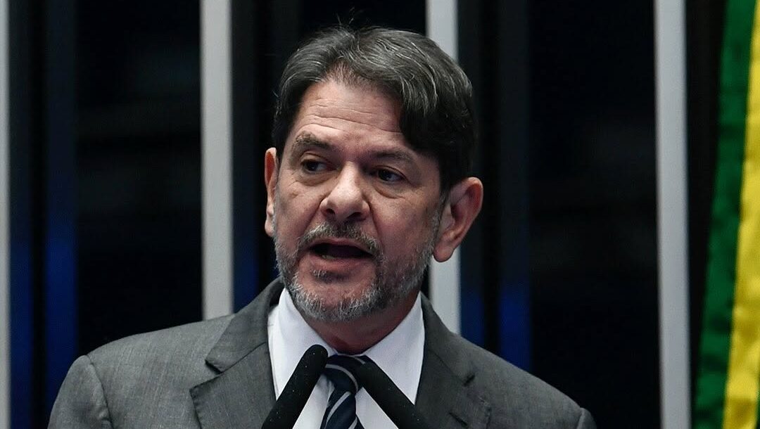 Sem provas, Cid acusa deputados brasileiros de cobrarem 15% de propina para indicarem emendas