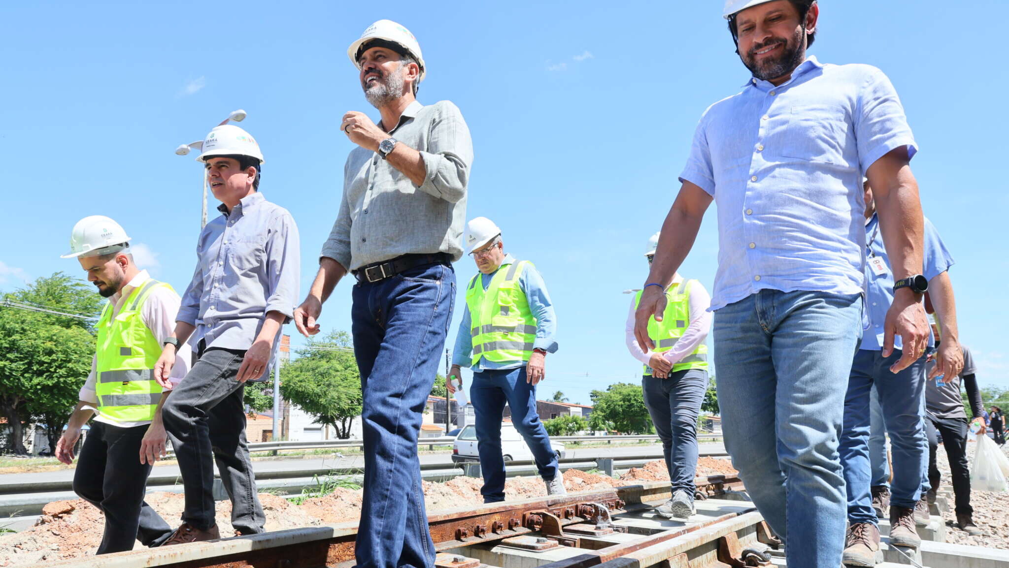 Governador Elmano assinará ordem de serviço da linha VLT Aeroporto-Castelão na semana que vem