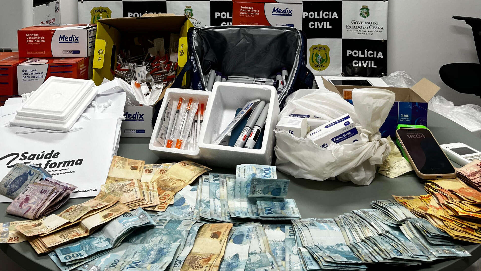 Polícia Civil prende mulher que vendia ilegalmente caneta emagrecedora em Cascavel