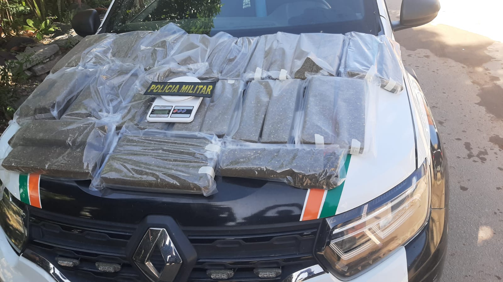 PM apreende mais de 32 kg de maconha no bairro Granja Lisboa