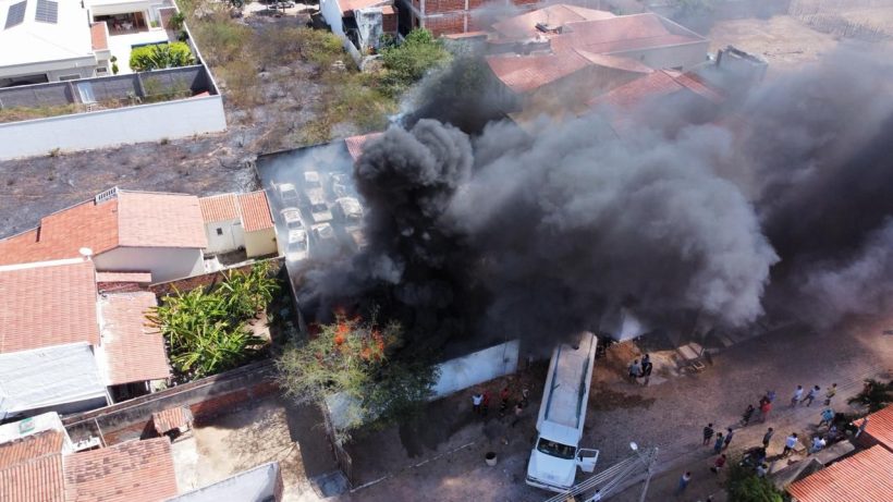 Incêndio destrói depósito da Prefeitura de Santa Quitéria