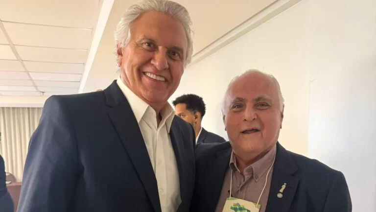 Roberto Pessoa prestigia palestra do governador de Goiás, Ronaldo Caiado, em Fortaleza