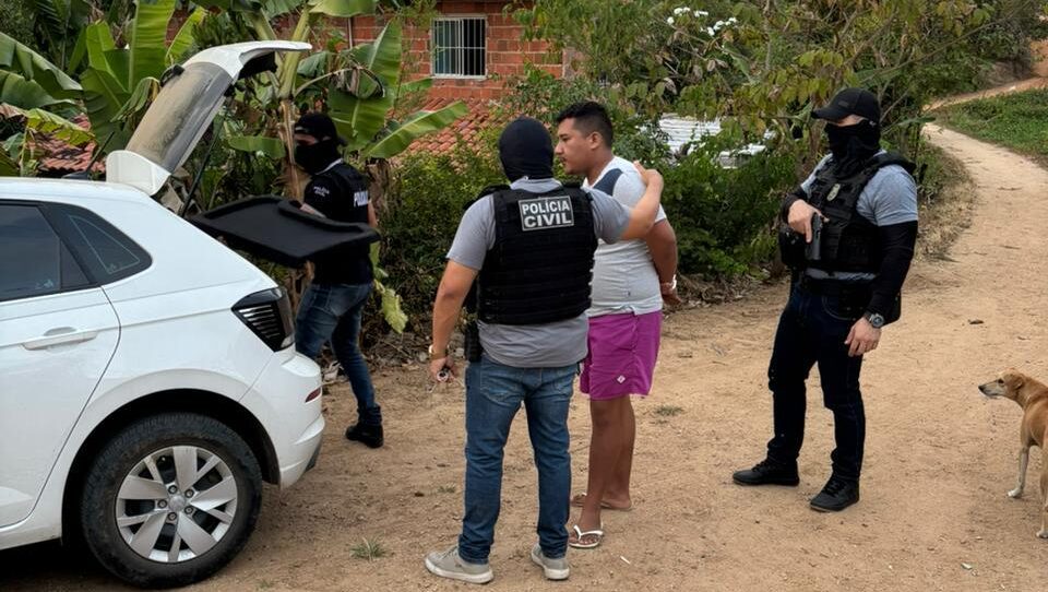 Polícia Civil prende três suspeitos de envolvimento na morte de uma jovem em Maranguape