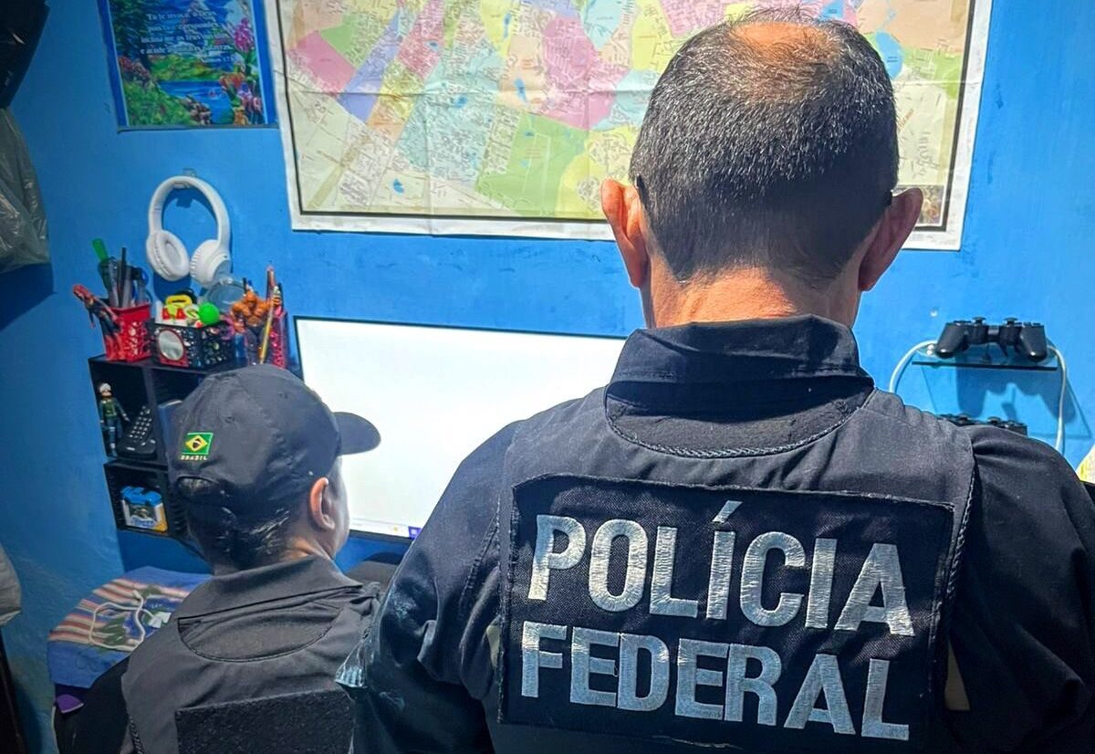 PF prende homem em flagrante por compartilhamento de pornografia infantil no Ceará