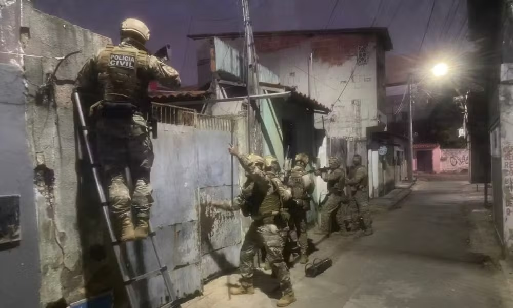 Polícia Civil deflagra megaoperação contra o Comando Vermelho no Ceará