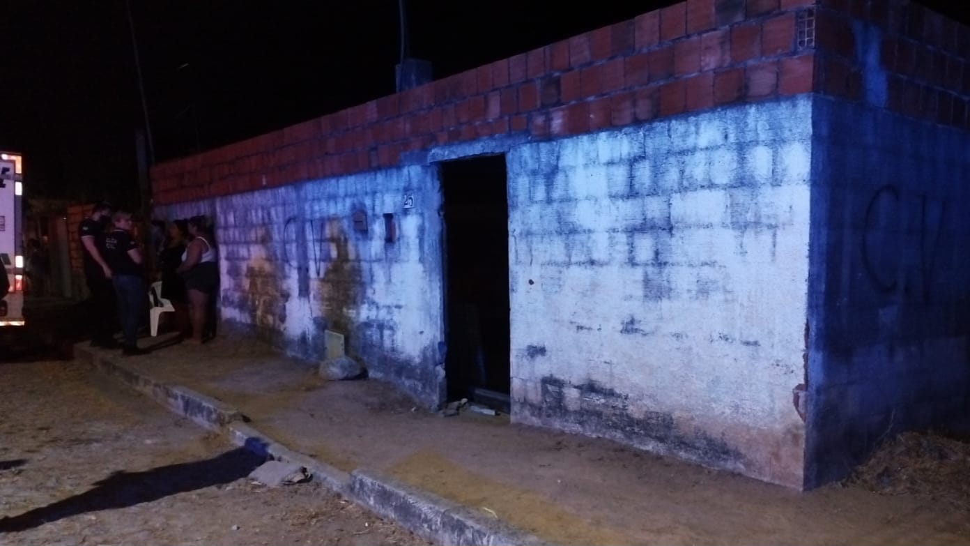 Morador de Itaitinga tem casa invadida e é assassinado na presença da esposa e do filho