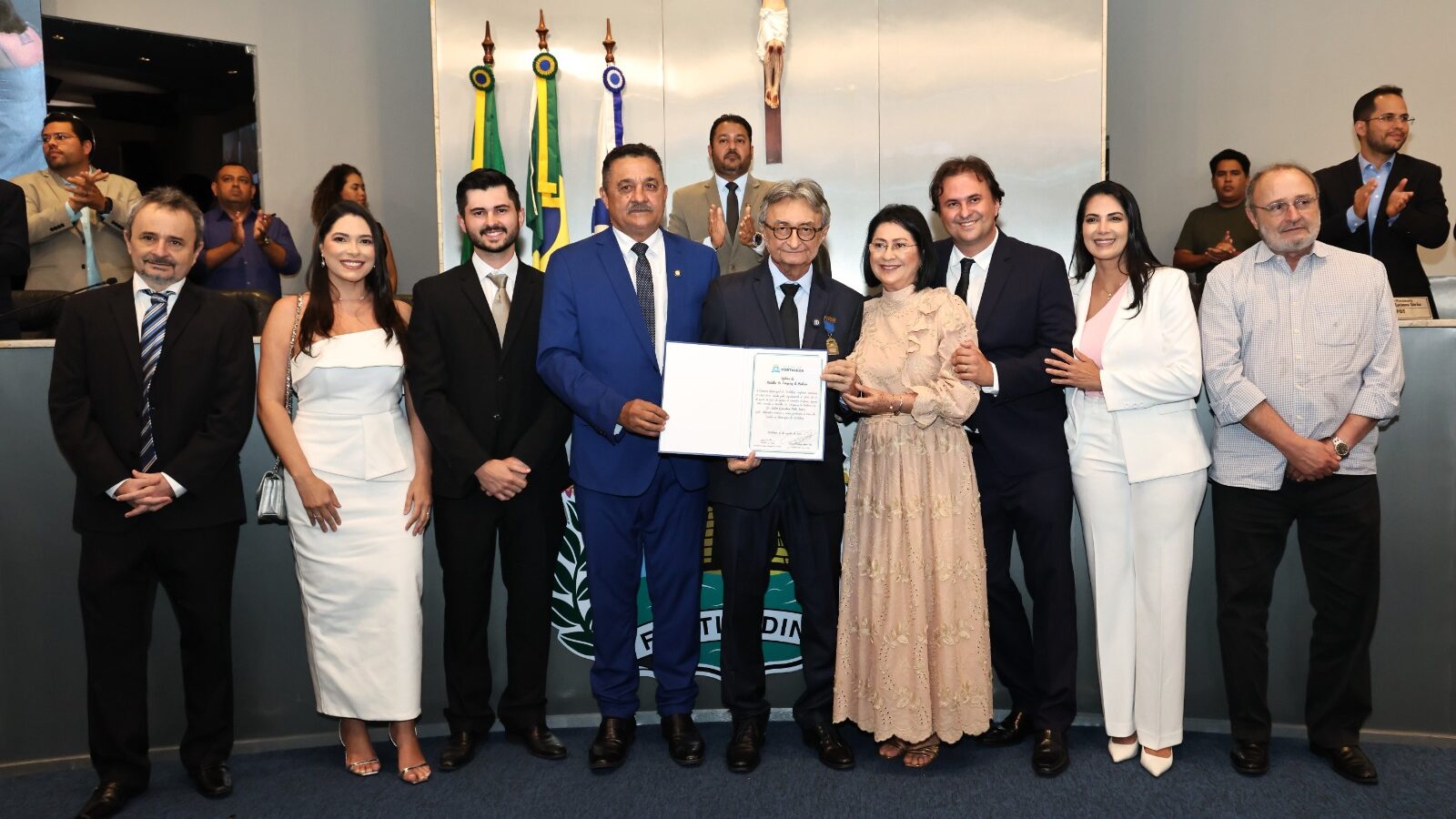Acilon Gonçalves é homenageado pela CMFor com Medalha Dr. Periguary de Medeiros