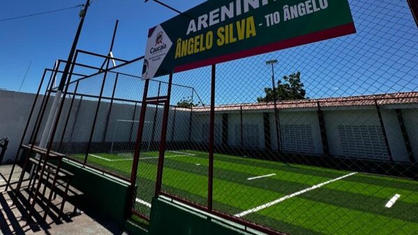 Prefeitura de Caucaia entrega novo complexo esportivo e areninha no Conjunto Metropolitano