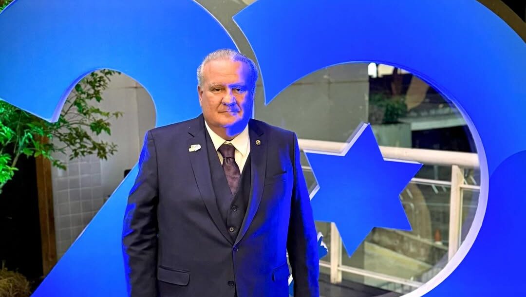 Chiquinho Feitosa prestigia festa de 20 anos do Republicanos e articula filiações no Ceará