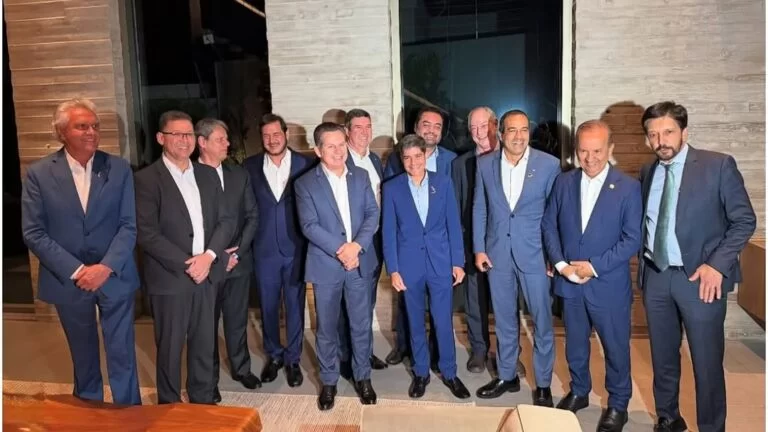 Centrão mira Ciro Gomes como vice de Tarcísio de Freitas na disputa pelo Planalto em 2026
