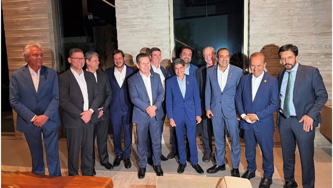 Centrão mira Ciro Gomes como vice de Tarcísio de Freitas na disputa pelo Planalto em 2026