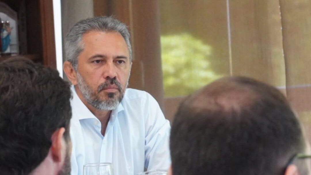Governador Elmano declara guerra às facções criminosas no Ceará: “vamos pra cima!”