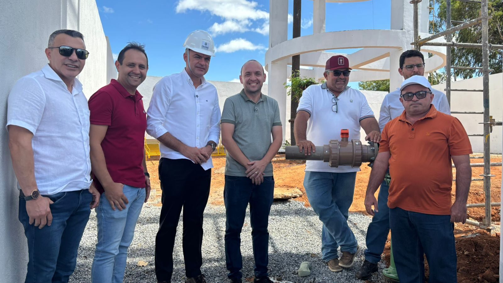 Fernando Santana visita municípios do Sertão Central beneficiados pelo Projeto Malha D’água
