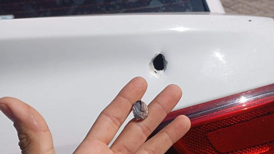 Motorista de aplicativo é baleado em meio a guerra de facções no Papicu