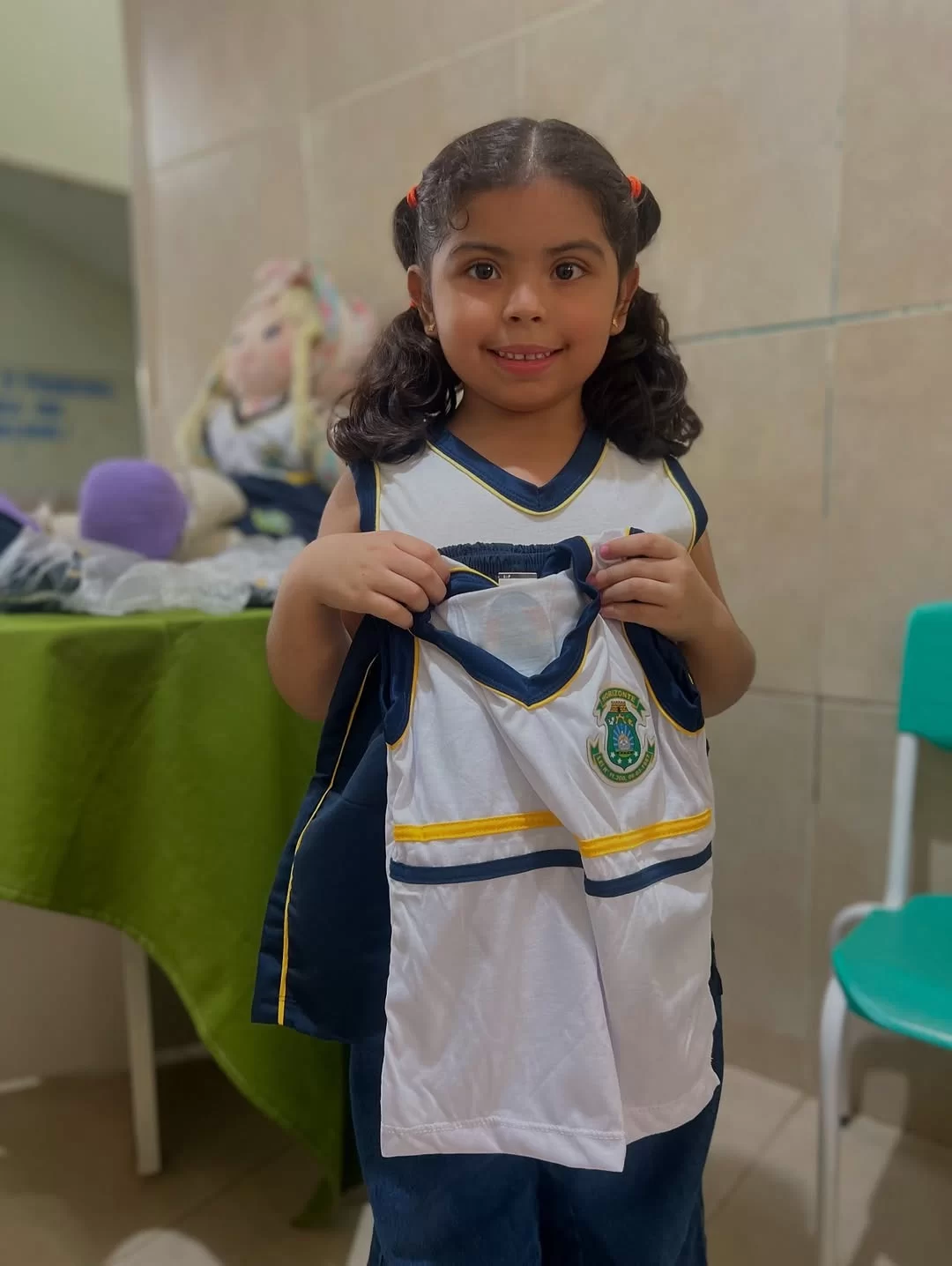 Prefeitura de Horizonte entrega novo fardamento no retorno às aulas