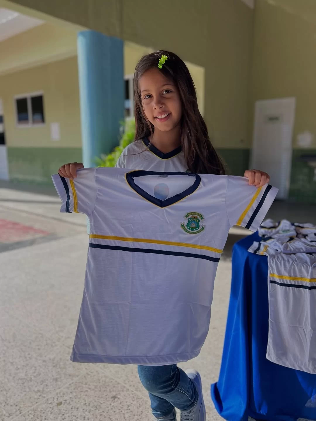 Prefeitura de Horizonte entrega novo fardamento no retorno às aulas