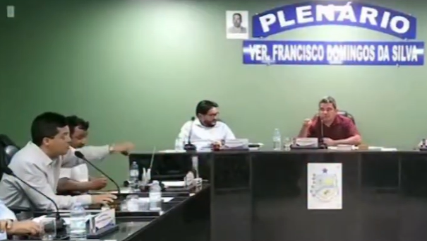 Presidente da Câmara de Palhano e vereador de oposição trocam insultos e quase saem na porrada