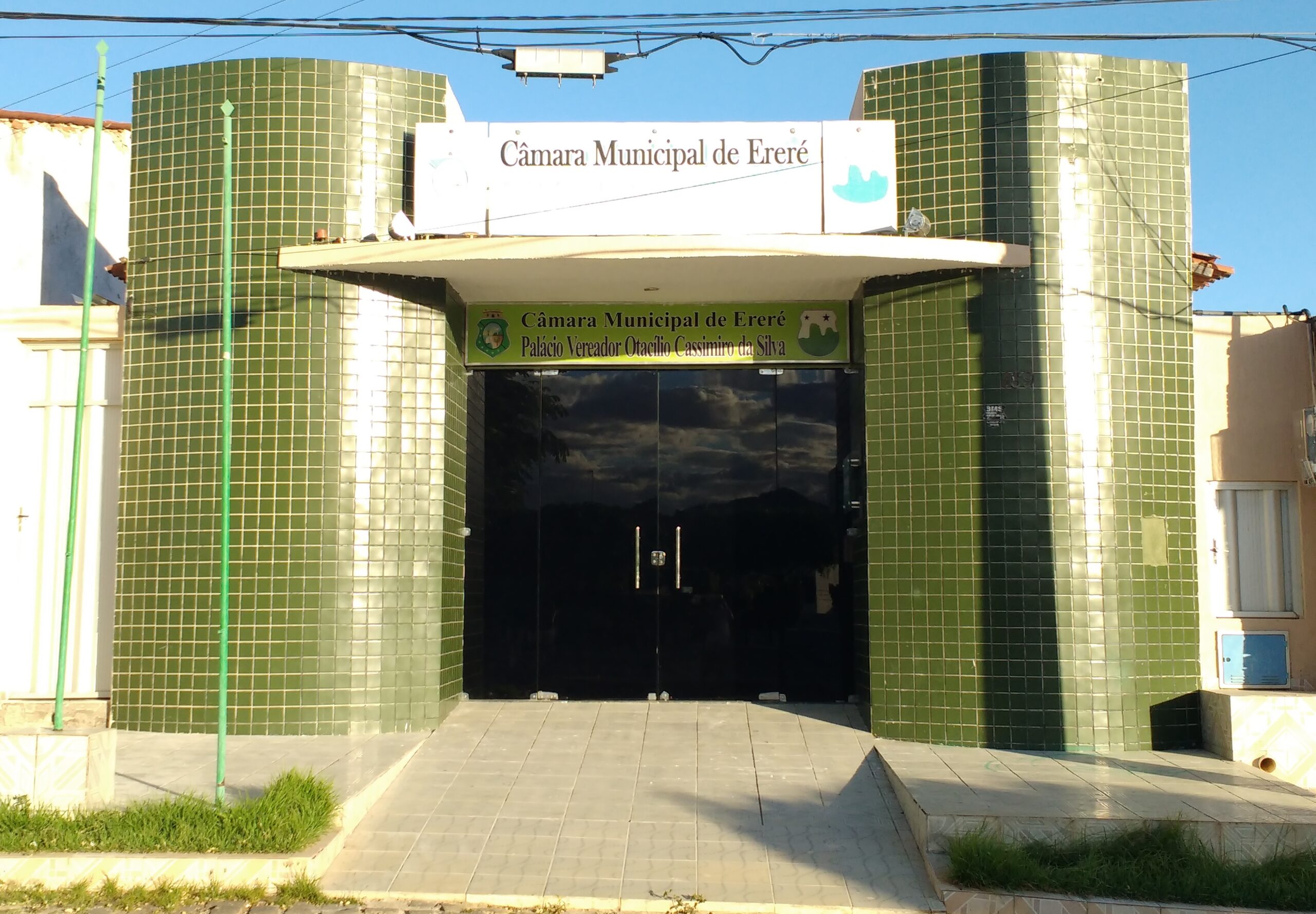MPCE ajuíza ação contra vereadora de Ereré por suposto esquema de desvio de recursos públicos