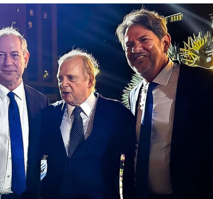 Em meio a conflito, Ciro e Cid Gomes posam para foto no Sereia de Ouro