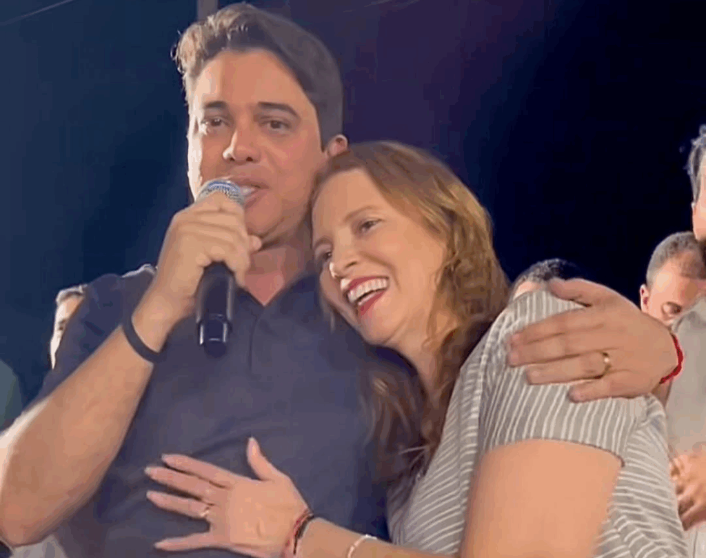 Júnior Mano aparece ao lado de Janaína com ar de candidato ao Senado