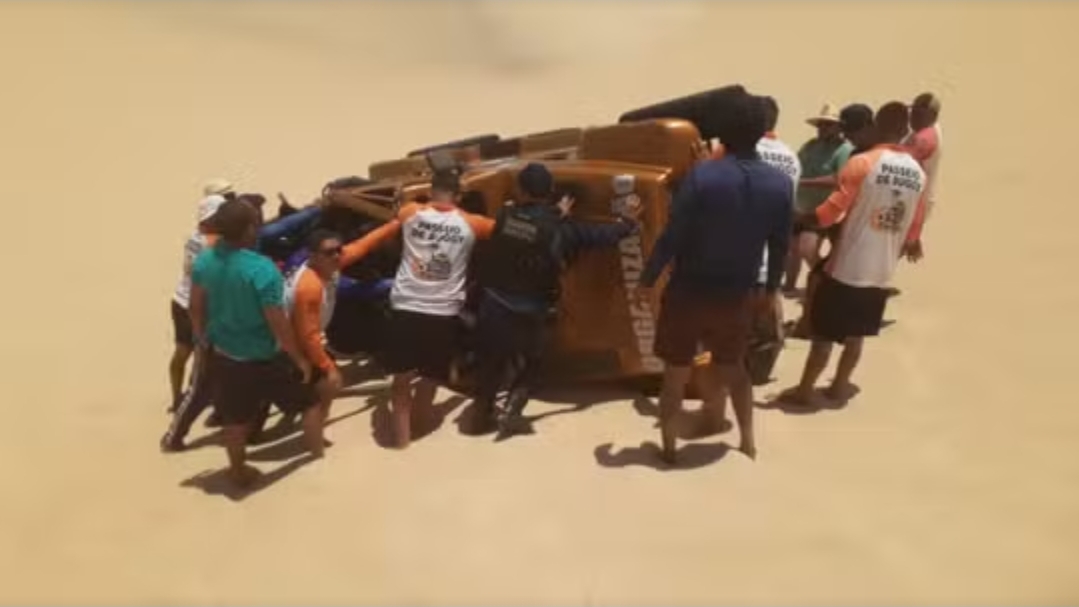 Jipe capota nas dunas de Canoa Quebrada; é o segundo acidente em três dias