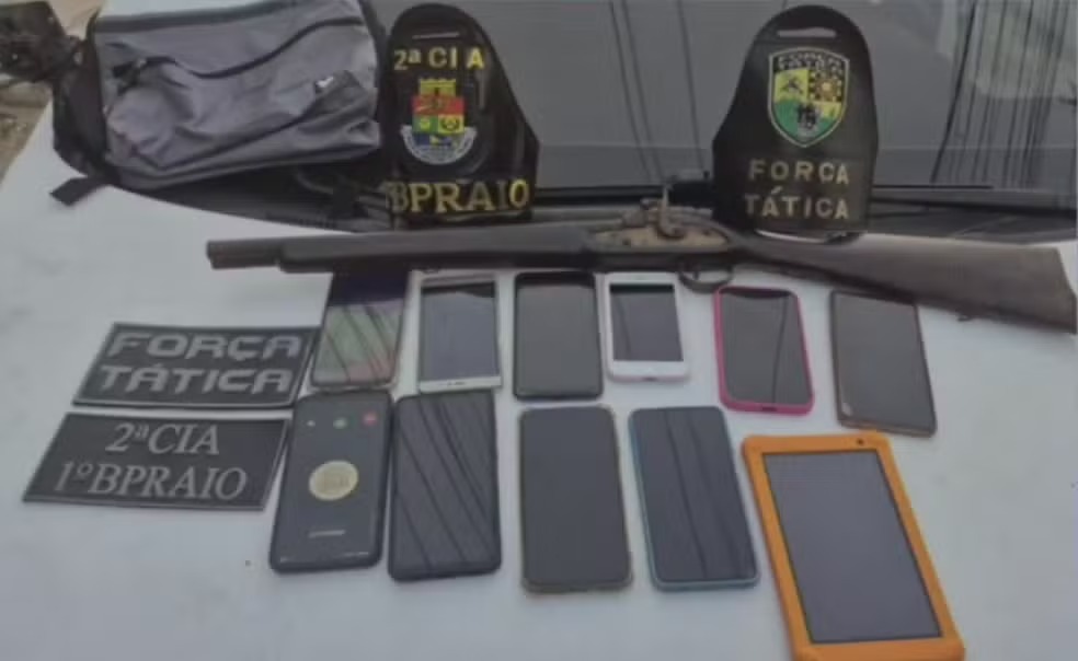 Polícia prende suspeitos de assaltos em série e apreende 11 celulares no Oitão Preto